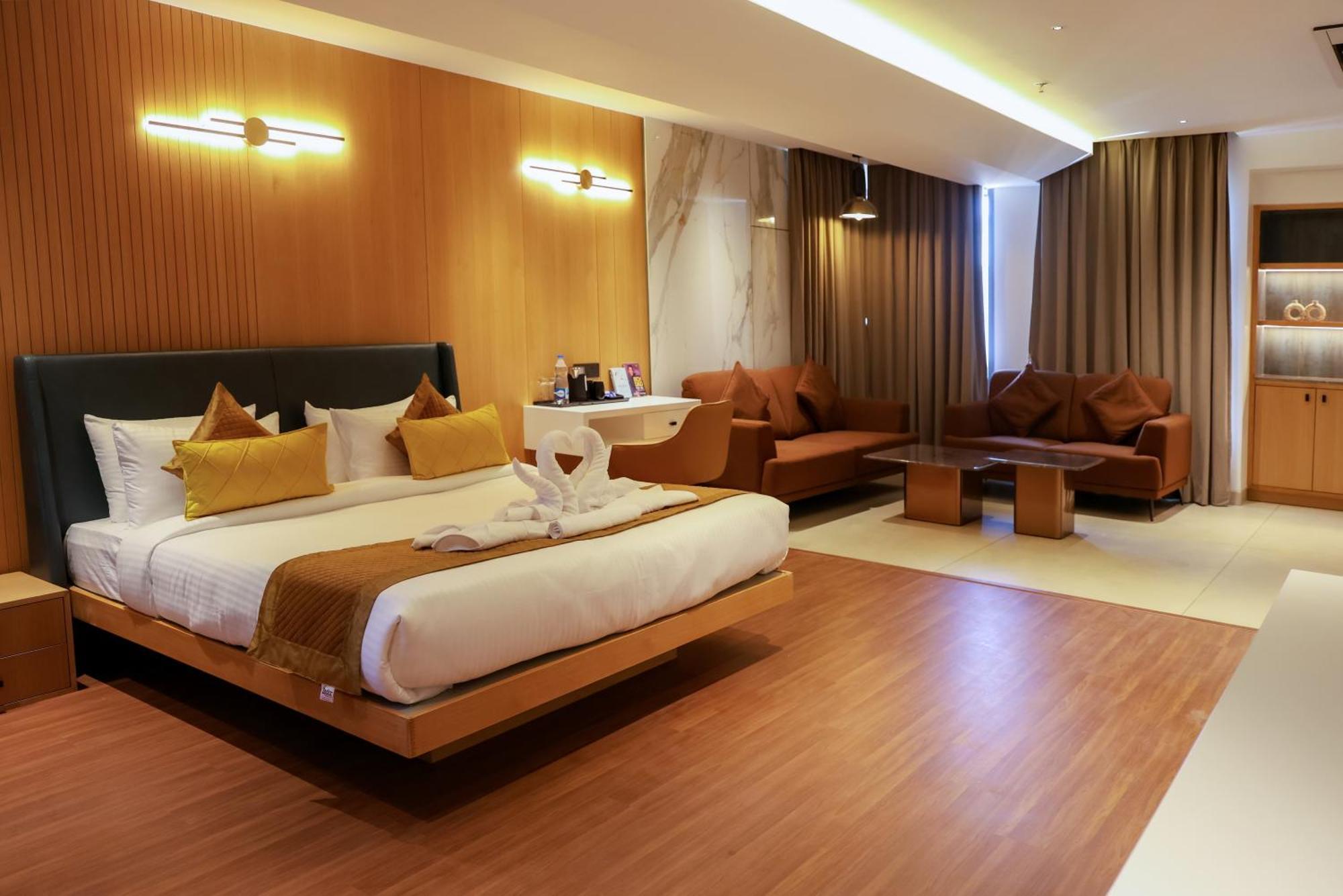 Raga - A Boutique Hotel Belgaum Buitenkant foto
