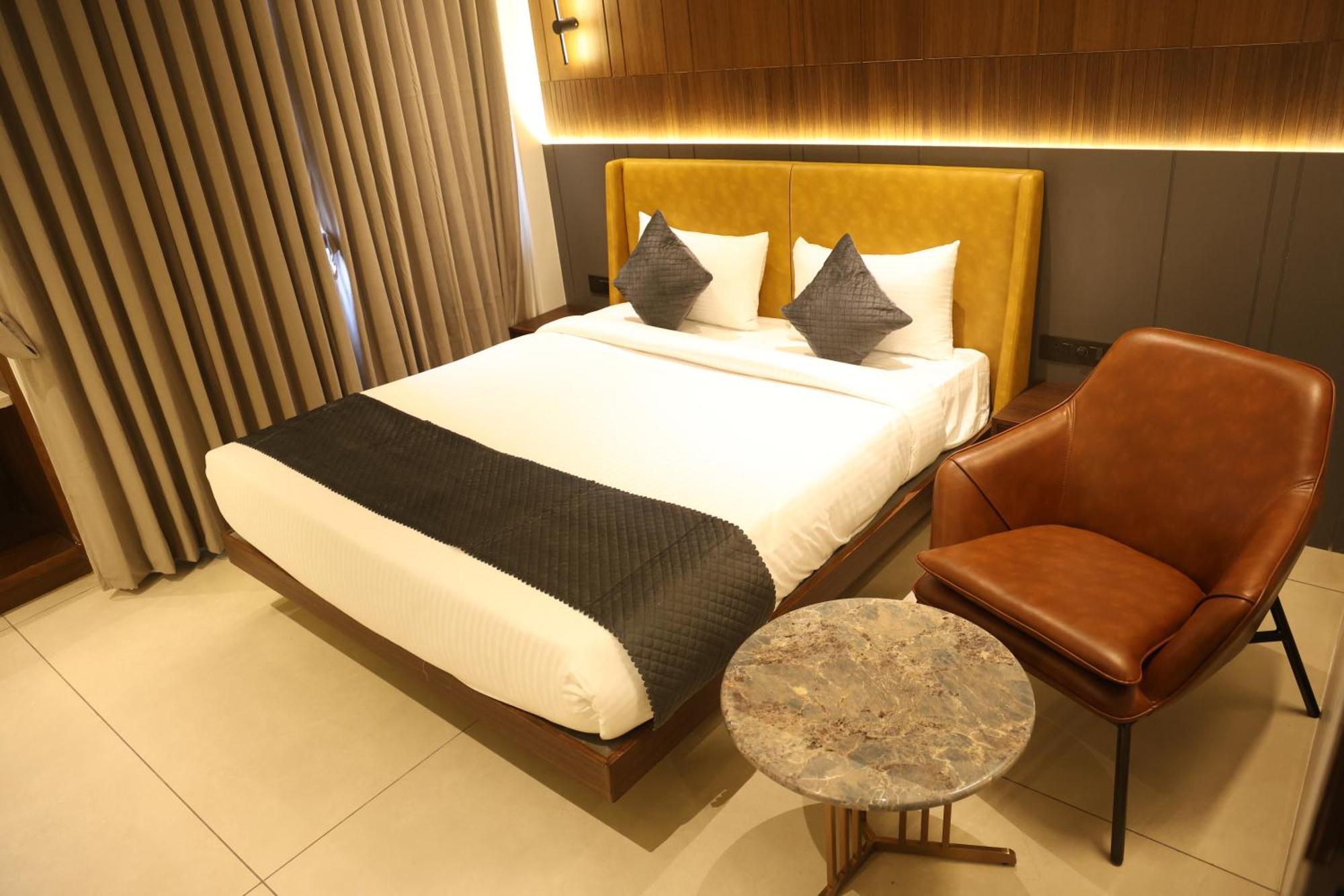 Raga - A Boutique Hotel Belgaum Buitenkant foto