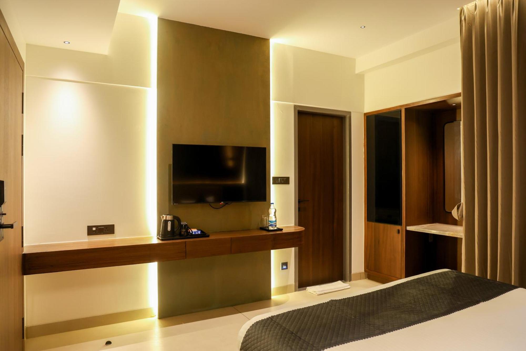 Raga - A Boutique Hotel Belgaum Buitenkant foto