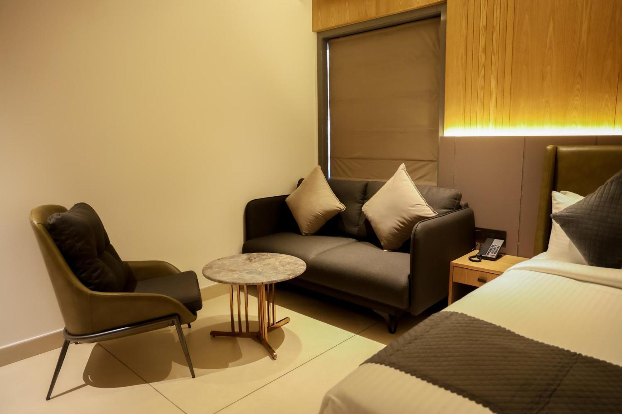 Raga - A Boutique Hotel Belgaum Buitenkant foto